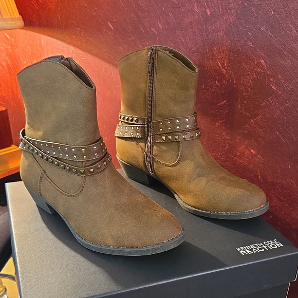 Kenneth Cole Reaction "It's About Prime Ed" Girl Size 6 Boots-Brown-NIB Preowned - Picture 1 of 12